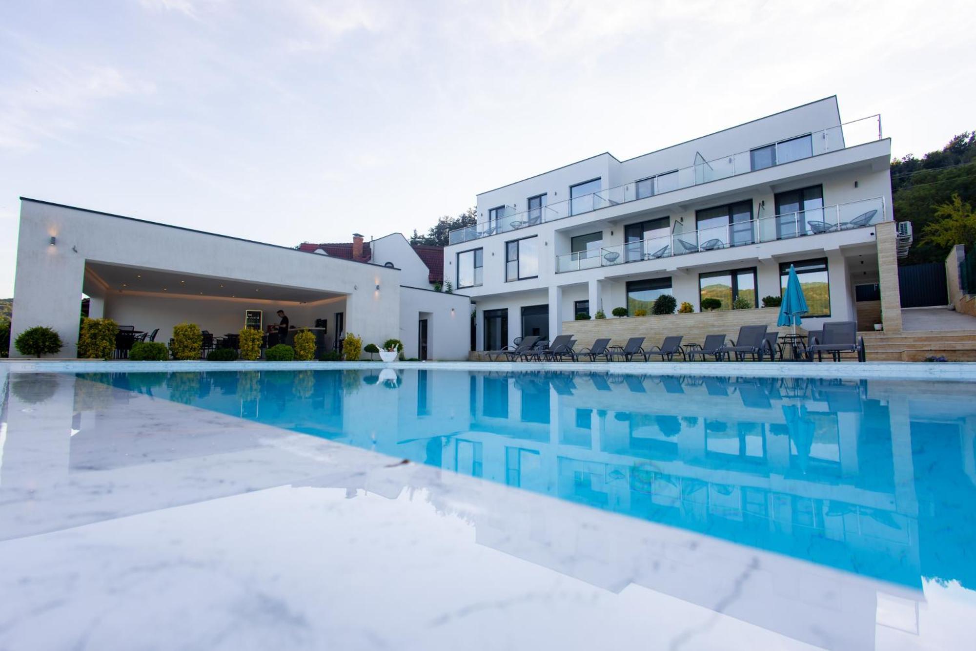 Yrys House - Adults Only Hotel Ieşelniţa Екстериор снимка