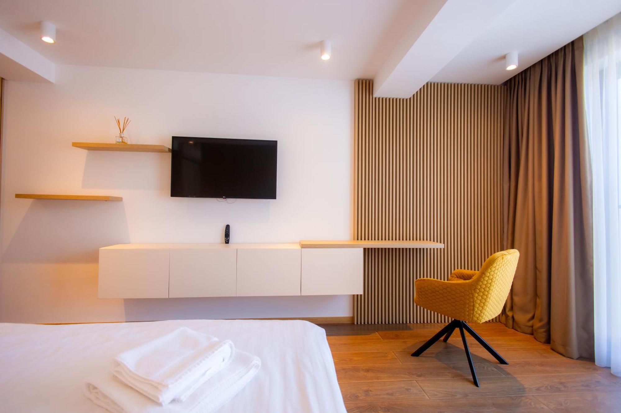Yrys House - Adults Only Hotel Ieşelniţa Екстериор снимка